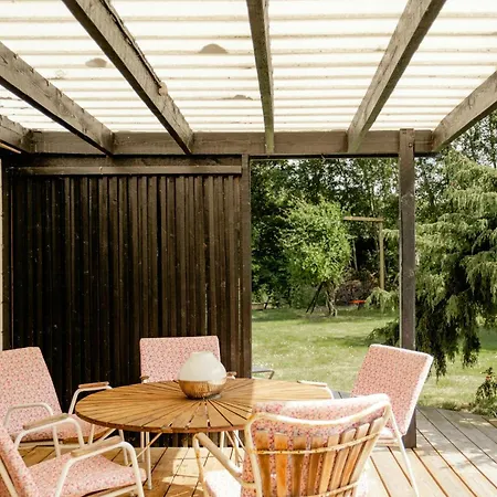 Incredible Cosy Summer House Close To The Sea Casa de Férias Tjørneholm